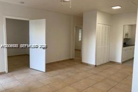 Casa en alquiler en El Portal, Florida, 1 dormitorio, 74.32 m2 № 2075027 - foto 16