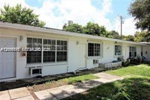 Casa en alquiler en El Portal, Florida, 1 dormitorio, 74.32 m2 № 2075027 - foto 4