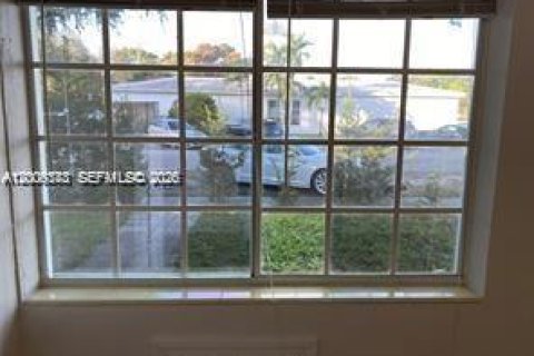 Casa en alquiler en El Portal, Florida, 1 dormitorio, 74.32 m2 № 2075027 - foto 17