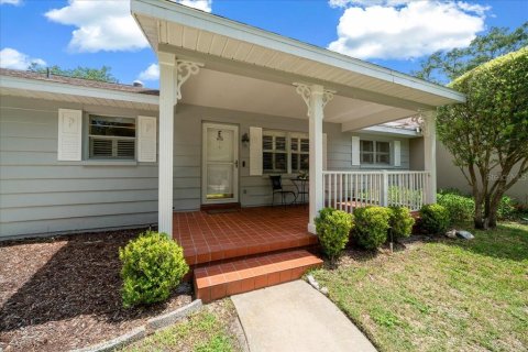 House in Ocala, Florida 2 bedrooms, 127.18 sq.m. № 2150635 - photo 9