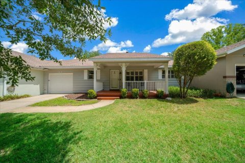 House in Ocala, Florida 2 bedrooms, 127.18 sq.m. № 2150635