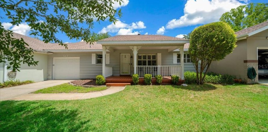 House in Ocala, Florida 2 bedrooms, 127.18 sq.m. № 2150635