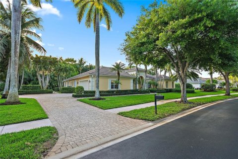 House in Jupiter, Florida 4 bedrooms, 334.54 sq.m. № 1106962 - photo 9