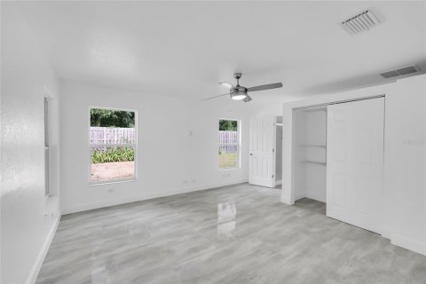 House in Summerfield, Florida 2 bedrooms, 138.24 sq.m. № 2148020 - photo 14