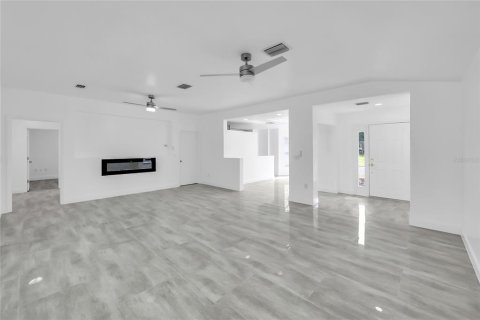 House in Summerfield, Florida 2 bedrooms, 138.24 sq.m. № 2148020 - photo 6
