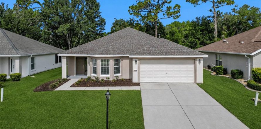 House in Summerfield, Florida 2 bedrooms, 138.24 sq.m. № 2148020