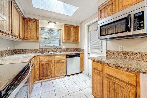 House in Pinellas Park, Florida 3 bedrooms, 99.03 sq.m. № 1835174 - photo 18