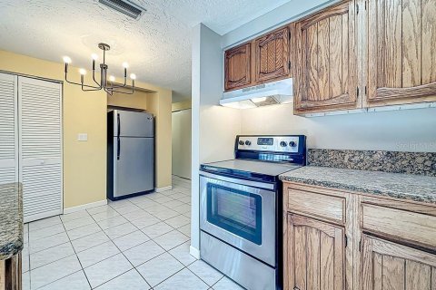 House in Pinellas Park, Florida 3 bedrooms, 99.03 sq.m. № 1835174 - photo 15