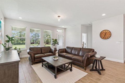 Villa ou maison à vendre à Winter Garden, Floride: 4 chambres, 309.74 m2 № 2149404 - photo 3