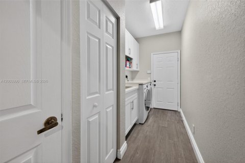 Villa ou maison à vendre à Weston, Floride: 5 chambres, 277.96 m2 № 2075366 - photo 28