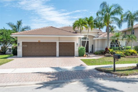 Villa ou maison à vendre à Weston, Floride: 5 chambres, 277.96 m2 № 2075366 - photo 3