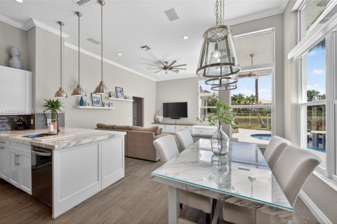 Villa ou maison à vendre à Weston, Floride: 5 chambres, 277.96 m2 № 2075366 - photo 10
