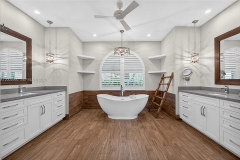 Villa ou maison à vendre à Weston, Floride: 5 chambres, 277.96 m2 № 2075366 - photo 18