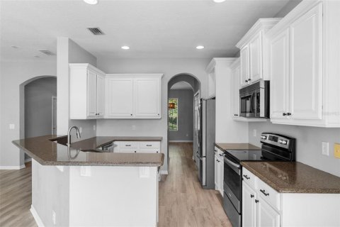 House in Winter Garden, Florida 4 bedrooms, 245.82 sq.m. № 1746499 - photo 12