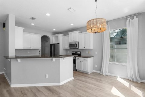 House in Winter Garden, Florida 4 bedrooms, 245.82 sq.m. № 1746499 - photo 10