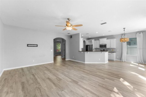House in Winter Garden, Florida 4 bedrooms, 245.82 sq.m. № 1746499 - photo 9