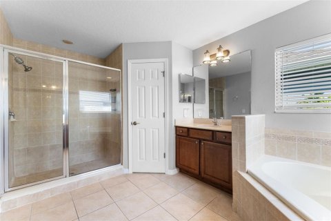 House in Winter Garden, Florida 4 bedrooms, 245.82 sq.m. № 1746499 - photo 24