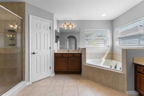 House in Winter Garden, Florida 4 bedrooms, 245.82 sq.m. № 1746499 - photo 23