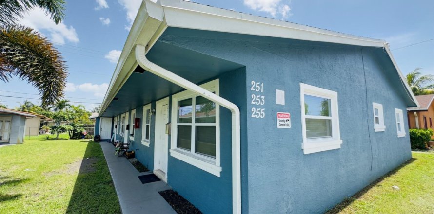 Propiedad comercial en Oakland Park, Florida 245.08 m2 № 1178667