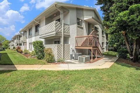 Condominio en Hudson, Florida, 2 dormitorios  № 2096256