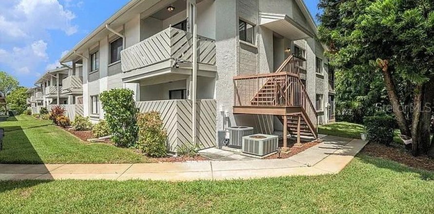 Condominio en Hudson, Florida, 2 dormitorios  № 2096256