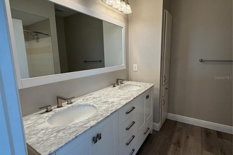 Copropriété à vendre à Tampa, Floride: 2 chambres, 106.47 m2 № 2097797 - photo 19