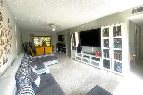 Touwnhouse à vendre à Seminole, Floride: 3 chambres, 124.02 m2 № 1914310 - photo 2