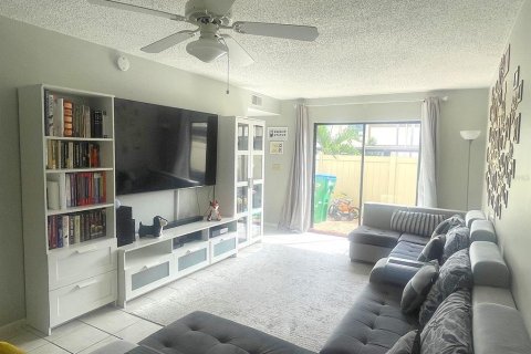 Touwnhouse à vendre à Seminole, Floride: 3 chambres, 124.02 m2 № 1914310 - photo 5