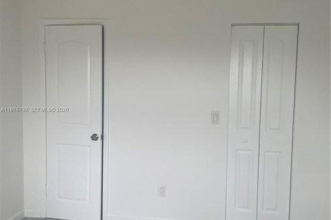 Кондоминиум с 2 спальнями в Майами, Флорида № 2043542