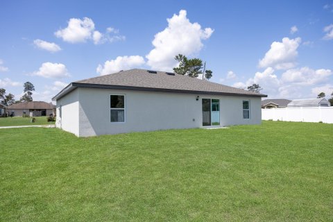 House in Vero Beach, Florida 3 bedrooms, 117.99 sq.m. № 1080669 - photo 1