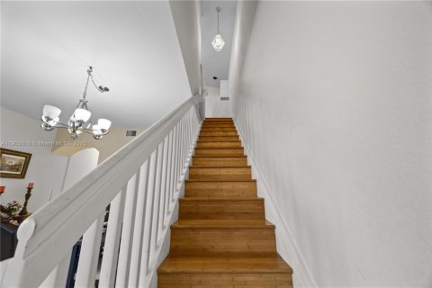 Townhouse in Miramar, Florida 3 bedrooms, 147.34 sq.m. № 1963717 - photo 15