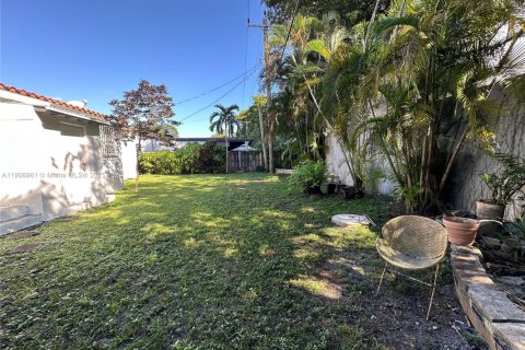 House in Miami, Florida 3 bedrooms, 141.4 sq.m. № 1973769 - photo 30