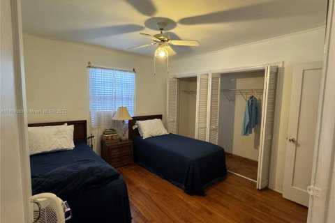 House in Miami, Florida 3 bedrooms, 141.4 sq.m. № 1973769 - photo 18