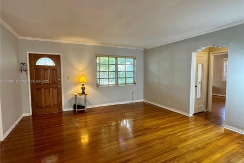 House in Miami, Florida 3 bedrooms, 141.4 sq.m. № 1973769 - photo 3