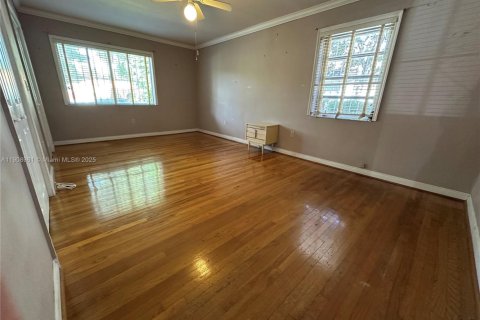 House in Miami, Florida 3 bedrooms, 141.4 sq.m. № 1973769 - photo 15