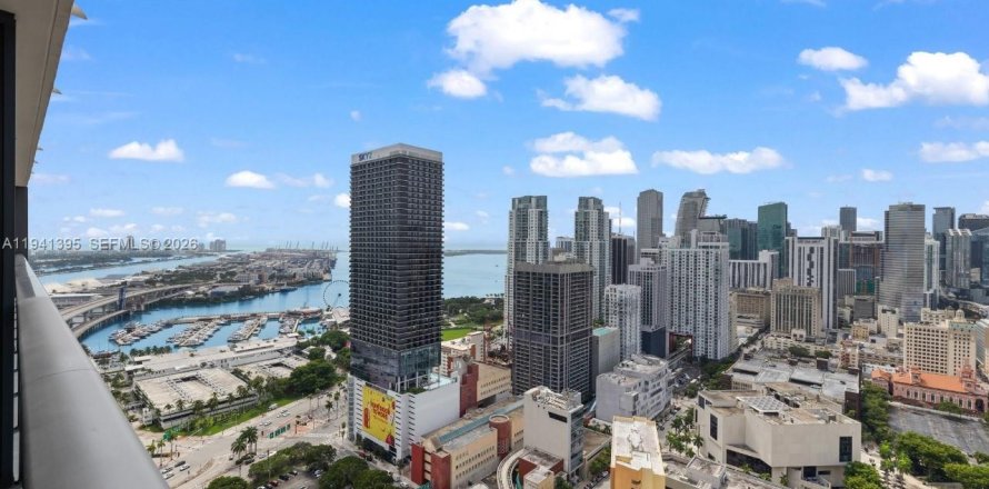 Студия в кондо в Майами, Флорида № 1998592