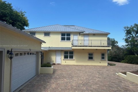 Casa en venta en Cocoa, Florida, 5 dormitorios, 406.17 m2 № 1936486 - foto 21