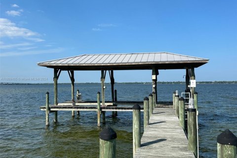 Casa en venta en Cocoa, Florida, 5 dormitorios, 406.17 m2 № 1936486 - foto 19