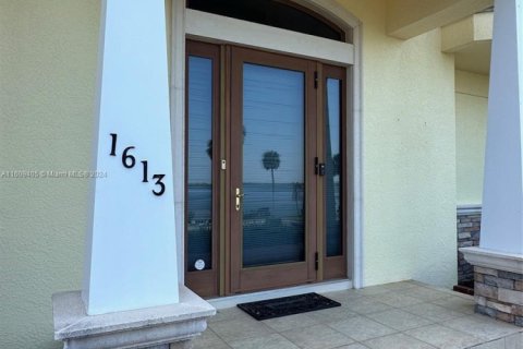 Casa en venta en Cocoa, Florida, 5 dormitorios, 406.17 m2 № 1936486 - foto 11