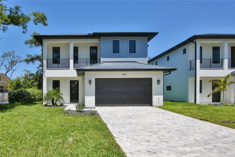 House in Sarasota, Florida 4 bedrooms, 296.45 sq.m. № 1688239 - photo 1