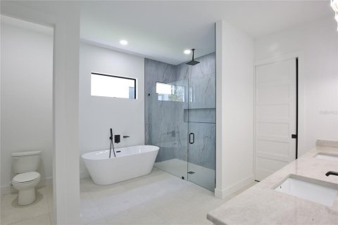 House in Sarasota, Florida 4 bedrooms, 296.45 sq.m. № 1688239 - photo 25