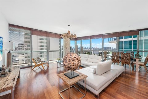Condominio en alquiler en Miami Beach, Florida, 2 dormitorios, 122.26 m2 № 2019119 - foto 4