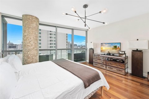 Condominio en alquiler en Miami Beach, Florida, 2 dormitorios, 122.26 m2 № 2019119 - foto 2
