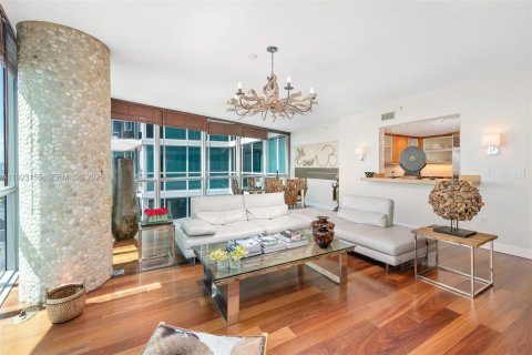 Condominio en alquiler en Miami Beach, Florida, 2 dormitorios, 122.26 m2 № 2019119 - foto 5
