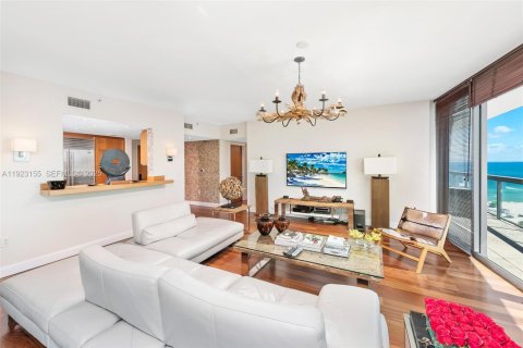 Condominio en alquiler en Miami Beach, Florida, 2 dormitorios, 122.26 m2 № 2019119 - foto 6