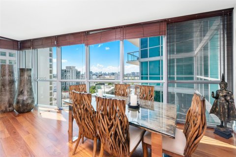 Condominio en alquiler en Miami Beach, Florida, 2 dormitorios, 122.26 m2 № 2019119 - foto 3