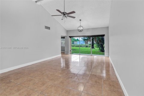 Townhouse in Plantation, Florida 3 bedrooms, 150.87 sq.m. № 2074974 - photo 10