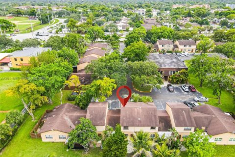 Townhouse in Plantation, Florida 3 bedrooms, 150.87 sq.m. № 2074974 - photo 30