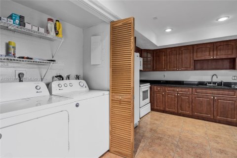 Townhouse in Plantation, Florida 3 bedrooms, 150.87 sq.m. № 2074974 - photo 14