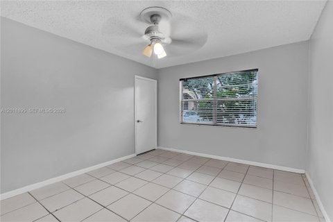 Townhouse in Plantation, Florida 3 bedrooms, 150.87 sq.m. № 2074974 - photo 4